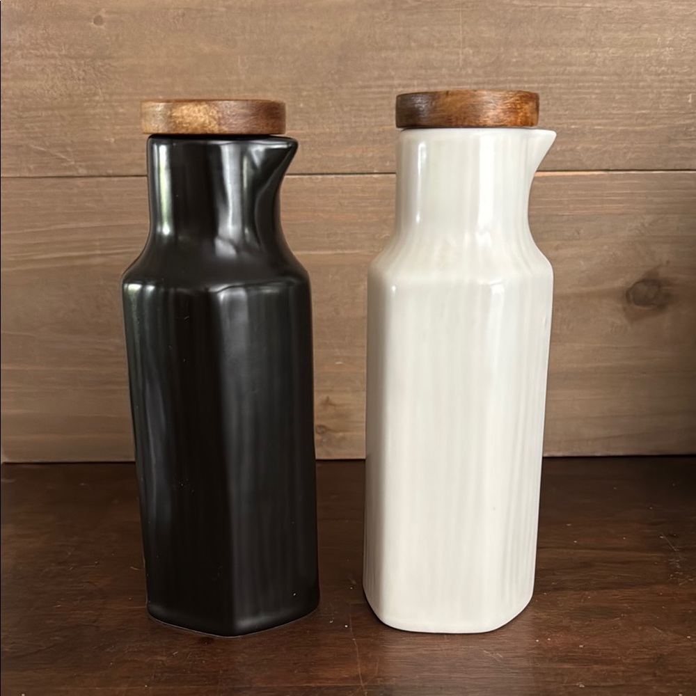 Ladelle Essentials Oil & Vinegar Stoneware Set with Wooden Lids